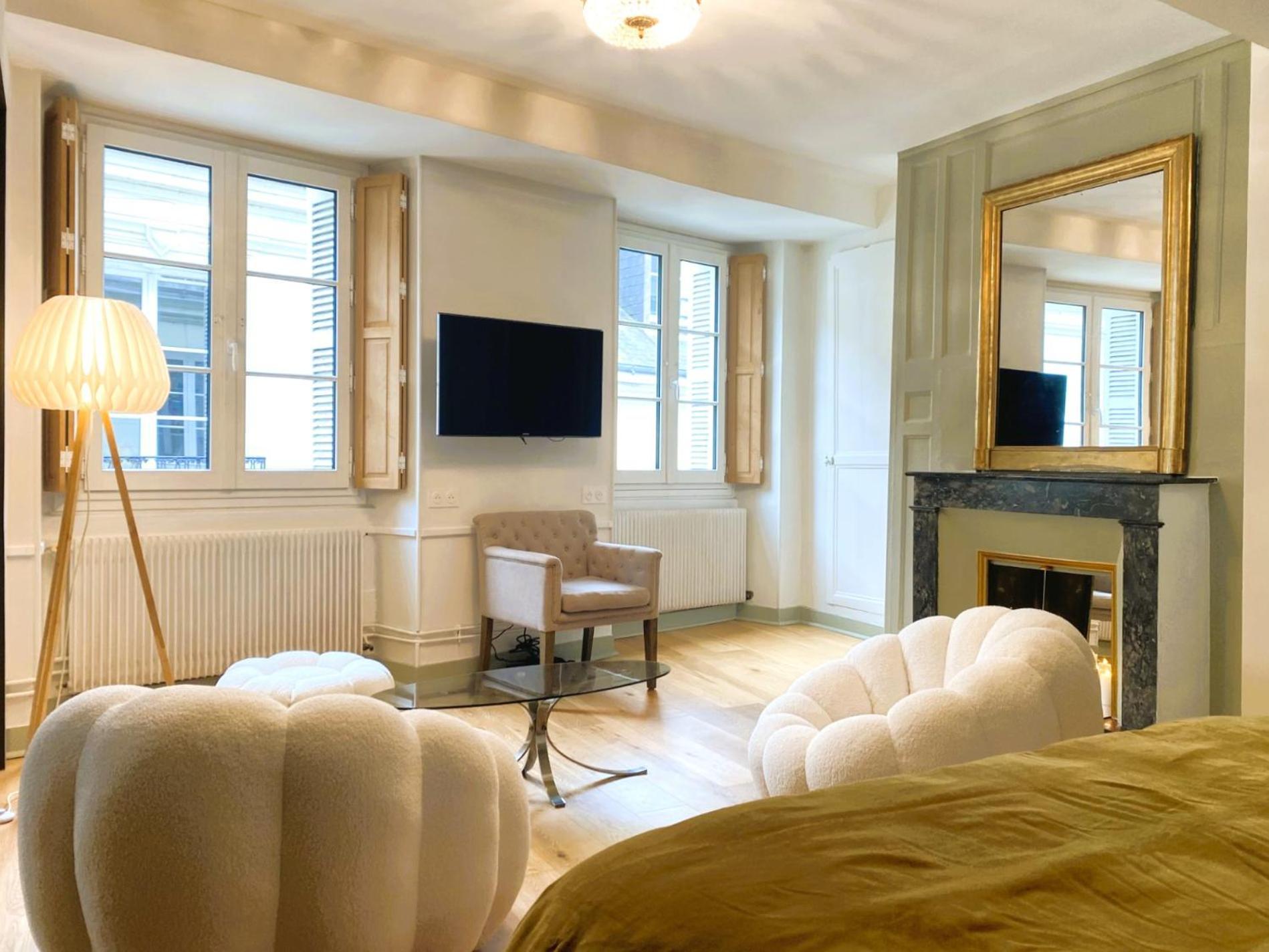 Appartement De Charme Au Coeur Du Centre Historique Тур Экстерьер фото